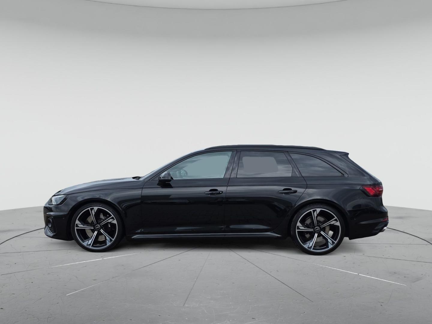 Image about Audi RS 4 Avant TFSI quattro tiptronic