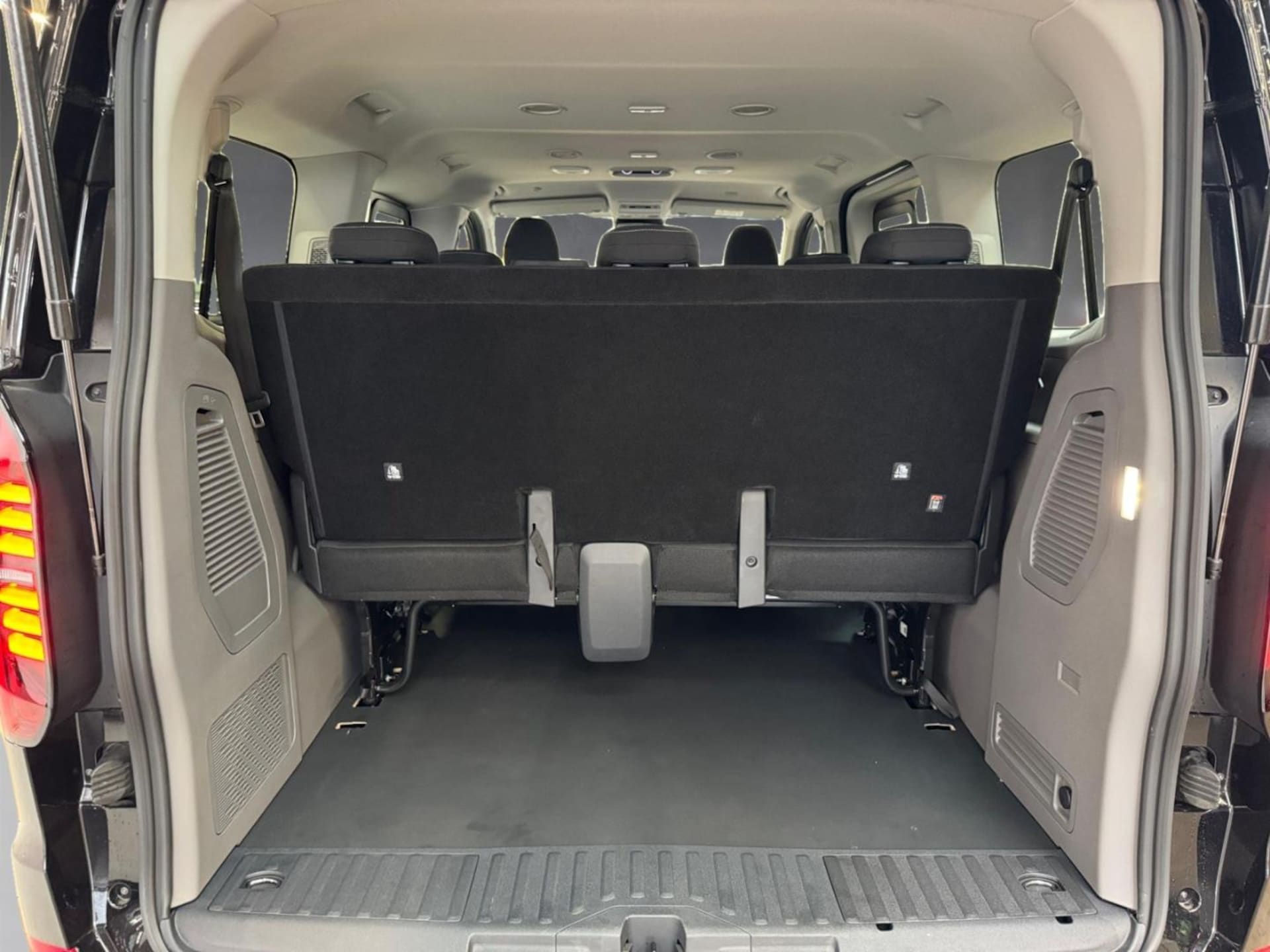 Volkswagen Caravelle Basis-Modell