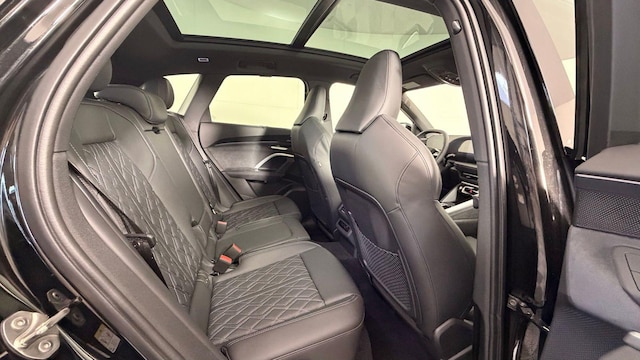 2026 Audi SQ5 Premium Plus - Photo 11