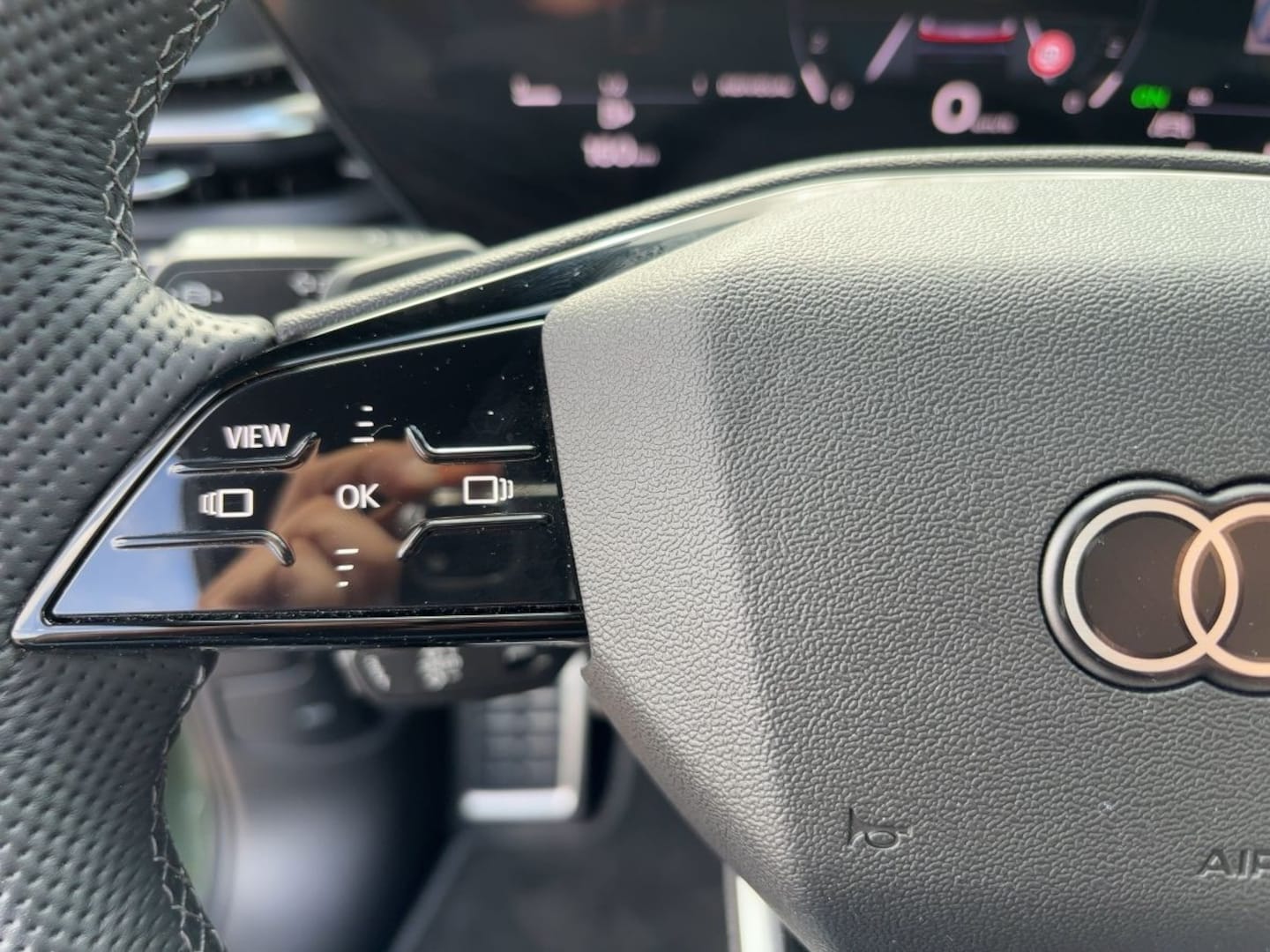Bild über Audi Q5 SUV TFSI 150 kW S tronic - für weitere Informationen kontaktieren Sie den Audi Partner
