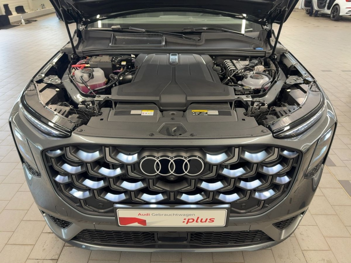 Bild über Audi Q7 SUV TDI quattro 220 kW tiptronic - für weitere Informationen kontaktieren Sie den Audi Partner