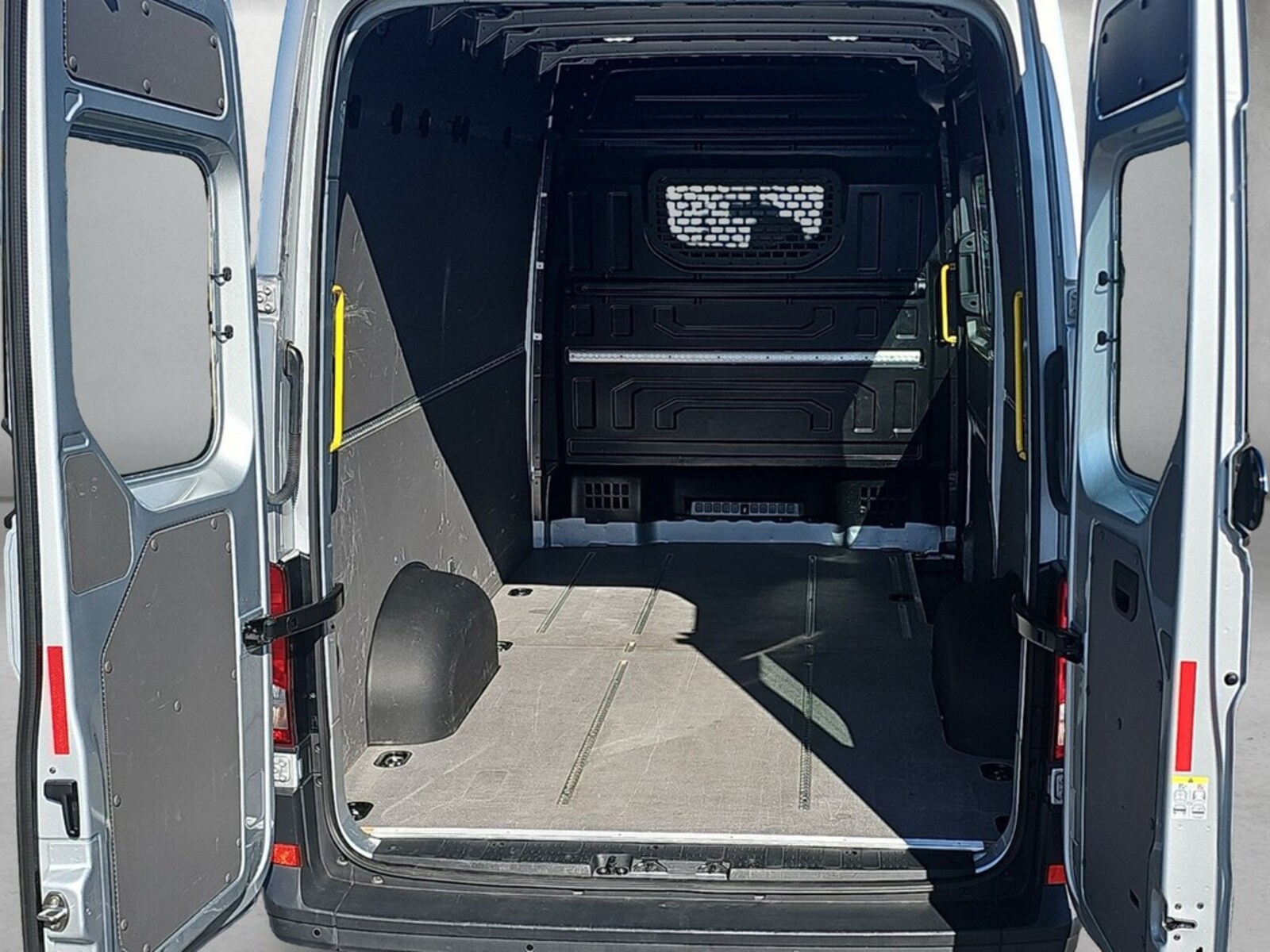 Volkswagen Crafter Kasten mittlerer Radstand – Bild 5