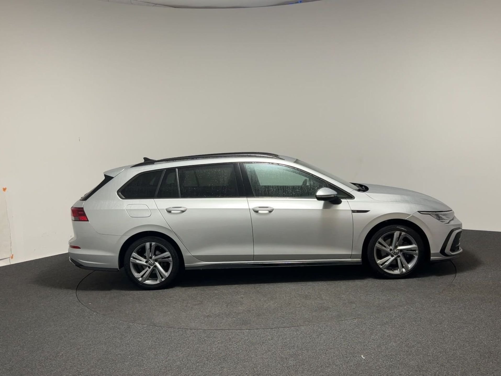 Volkswagen Golf Variant R-Line