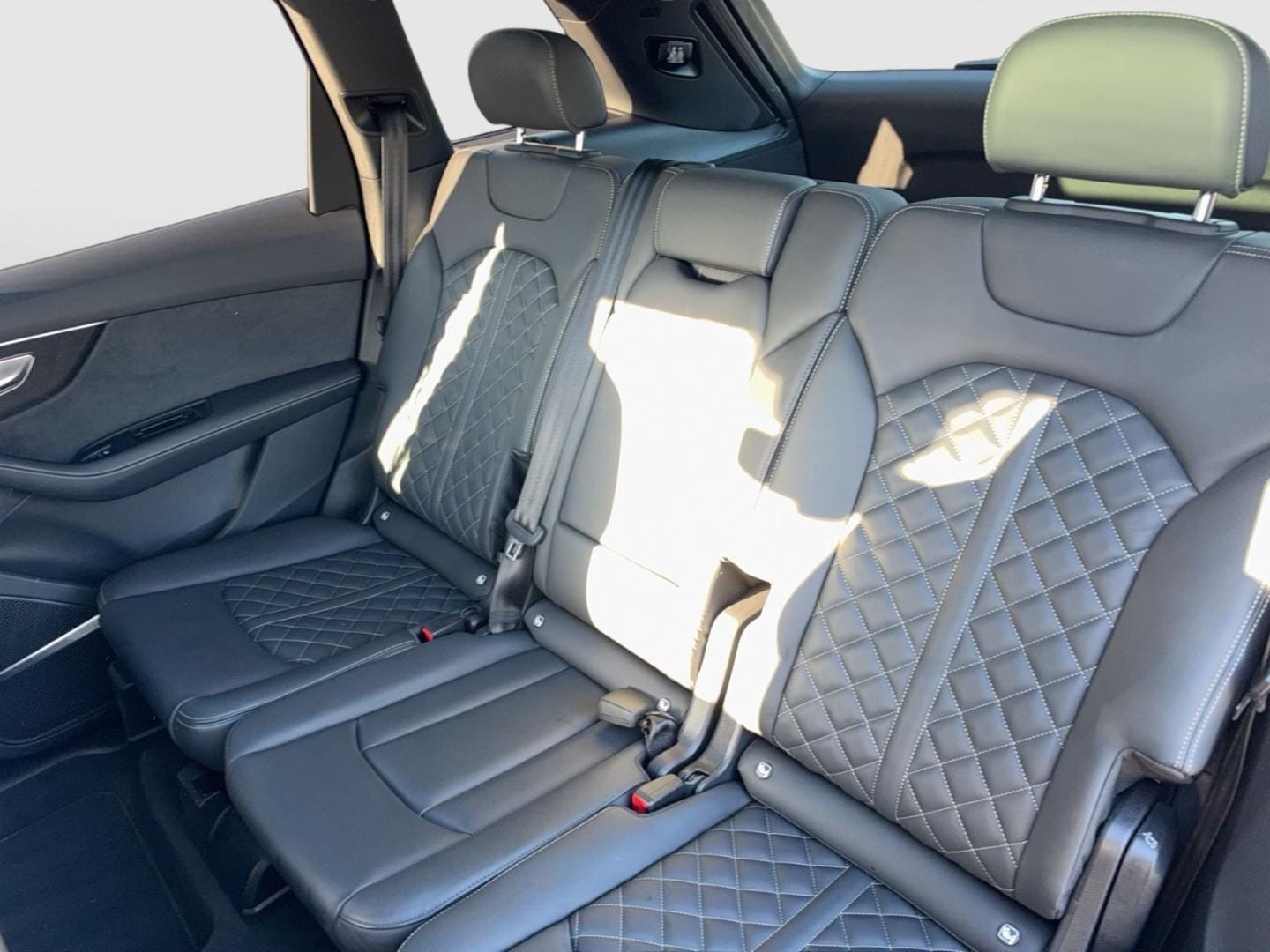 Bild über Audi SQ7 competition plus TFSI quattro tiptronic - für weitere Informationen kontaktieren Sie den Audi Partner