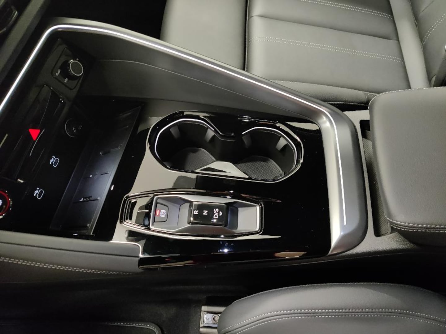 Bild über Audi Q5 Sportback TDI quattro 150 kW S tronic - für weitere Informationen kontaktieren Sie den Audi Partner