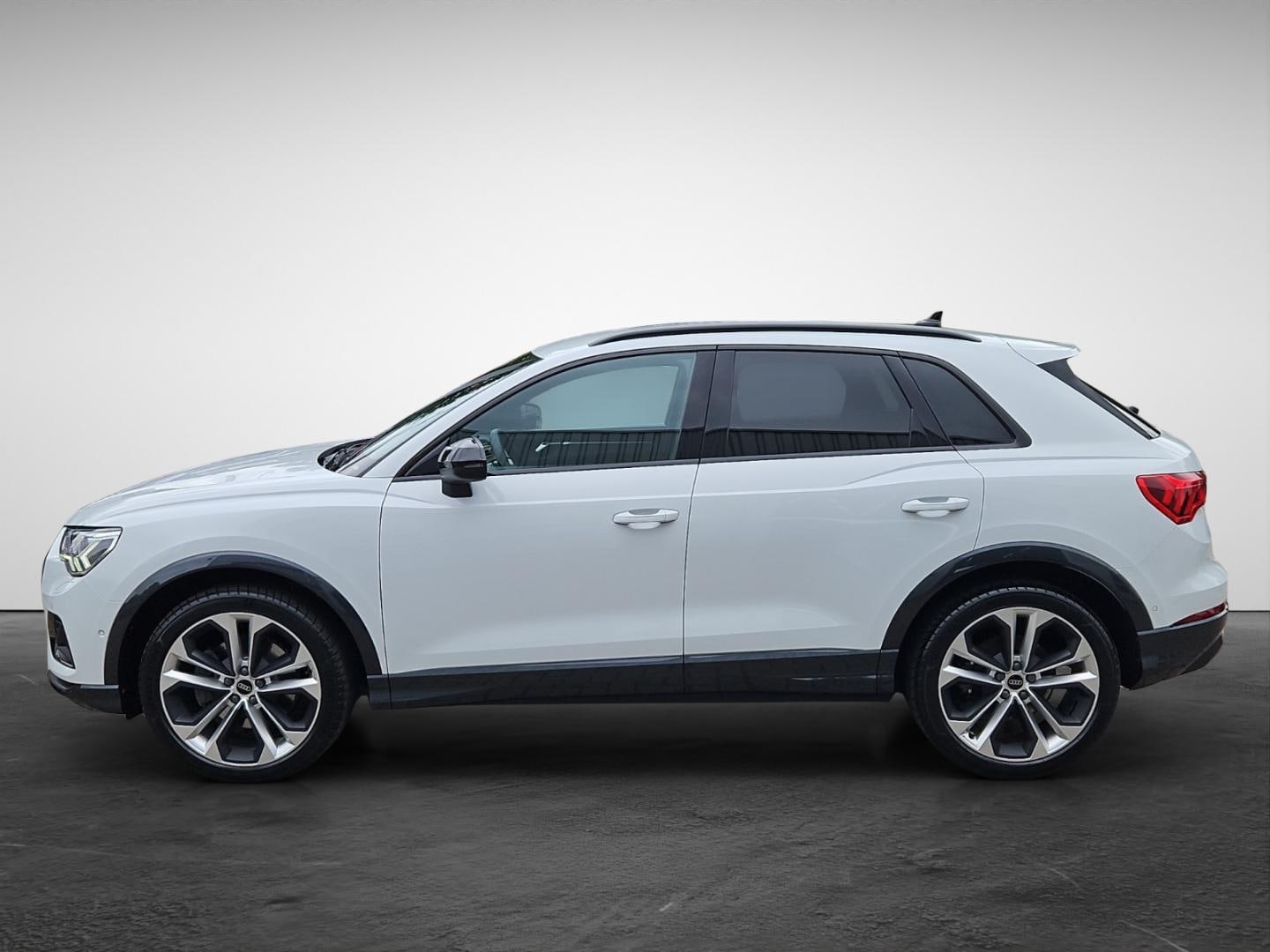 Bild über Audi Q3 TFSI quattro 180 kW S tronic - für weitere Informationen kontaktieren Sie den Audi Partner