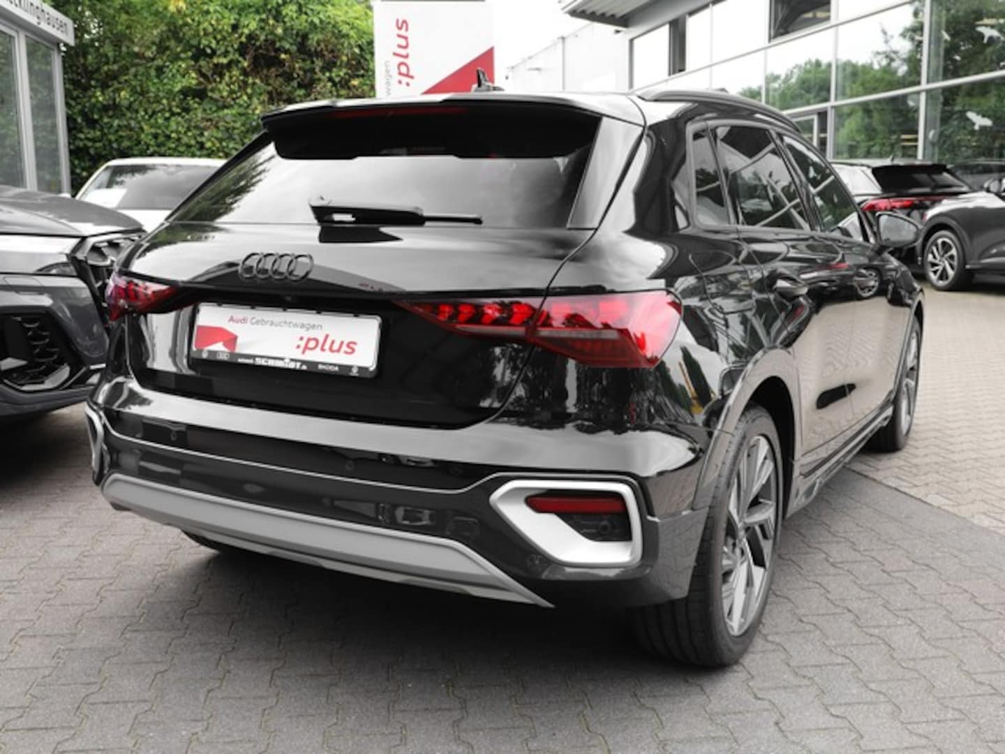 Bild über Audi A3 allstreet 35 TDI S tronic - für weitere Informationen kontaktieren Sie den Audi Partner