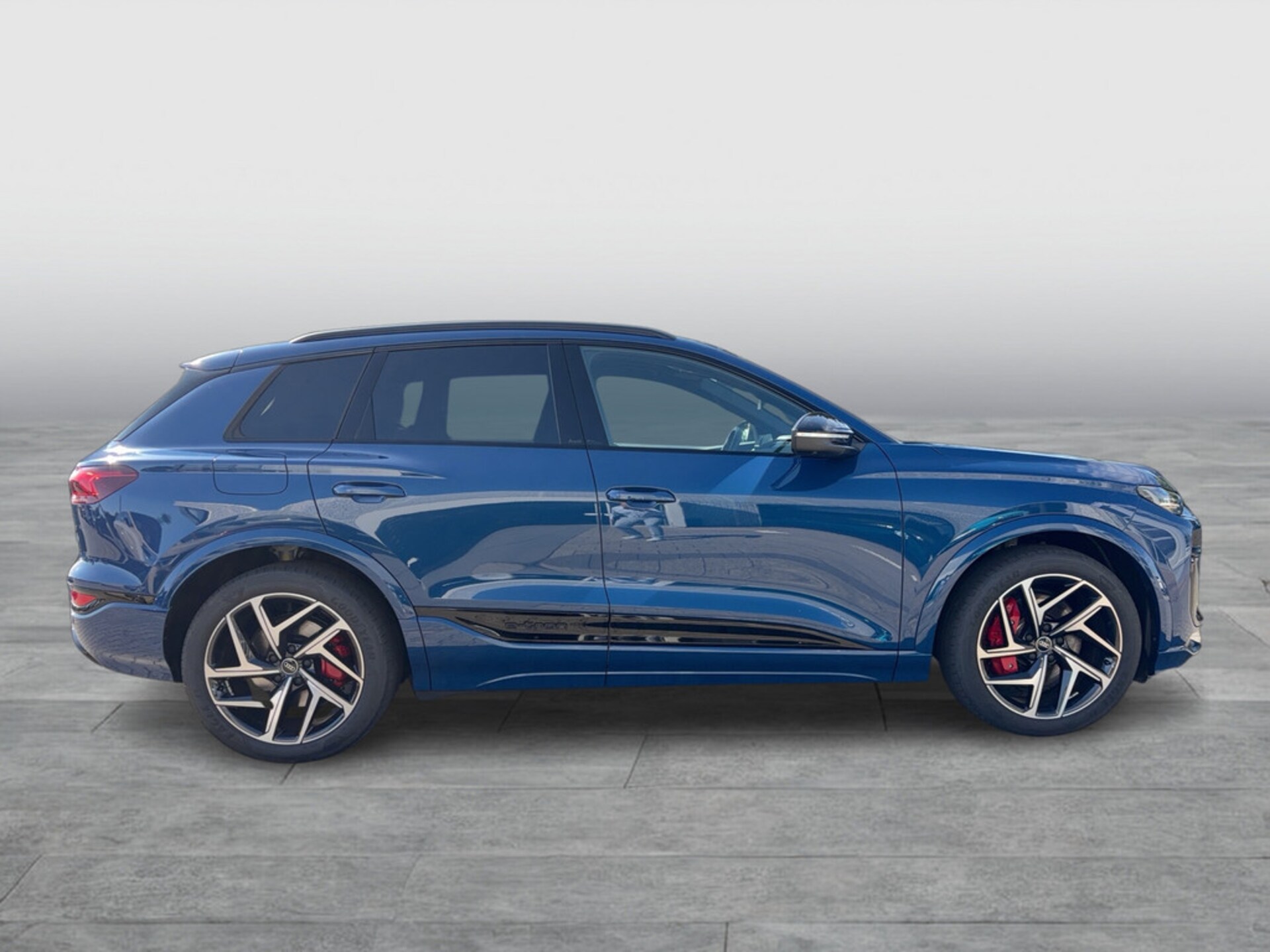 Audi SQ6 SUV e-tron