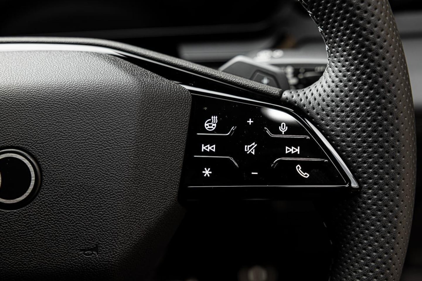 Image about Audi Q6 Sportback e-tron e-tron quattro