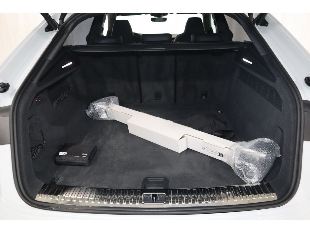 Image about Audi RS Q8 SUV RS Q8 SUV performance 471(640) kW(PS) tiptronic