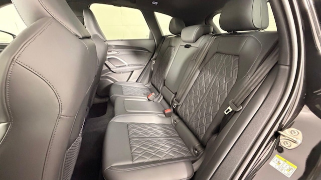 2026 Audi SQ5 Premium Plus - Photo 18