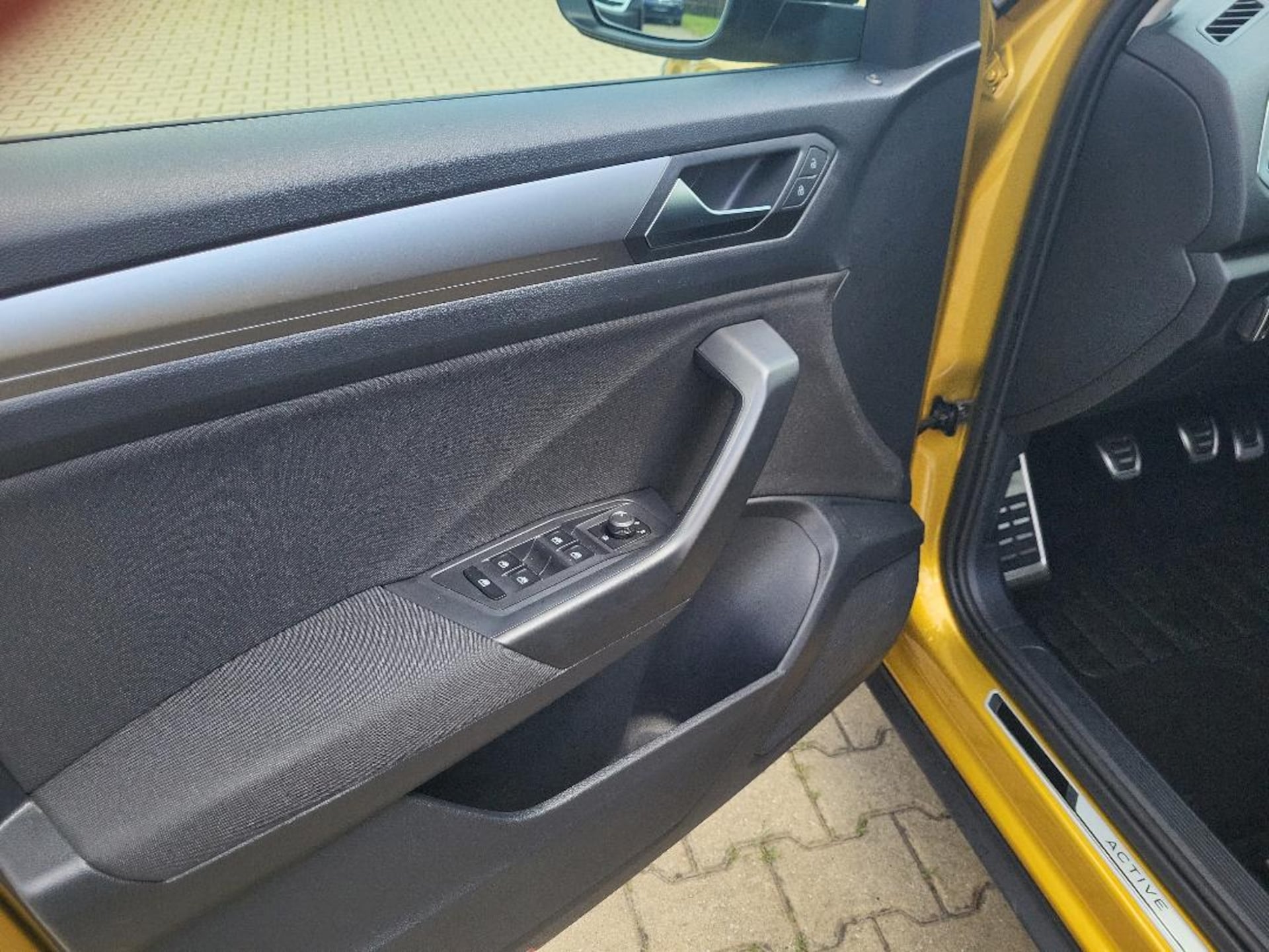 Volkswagen T-Roc Active