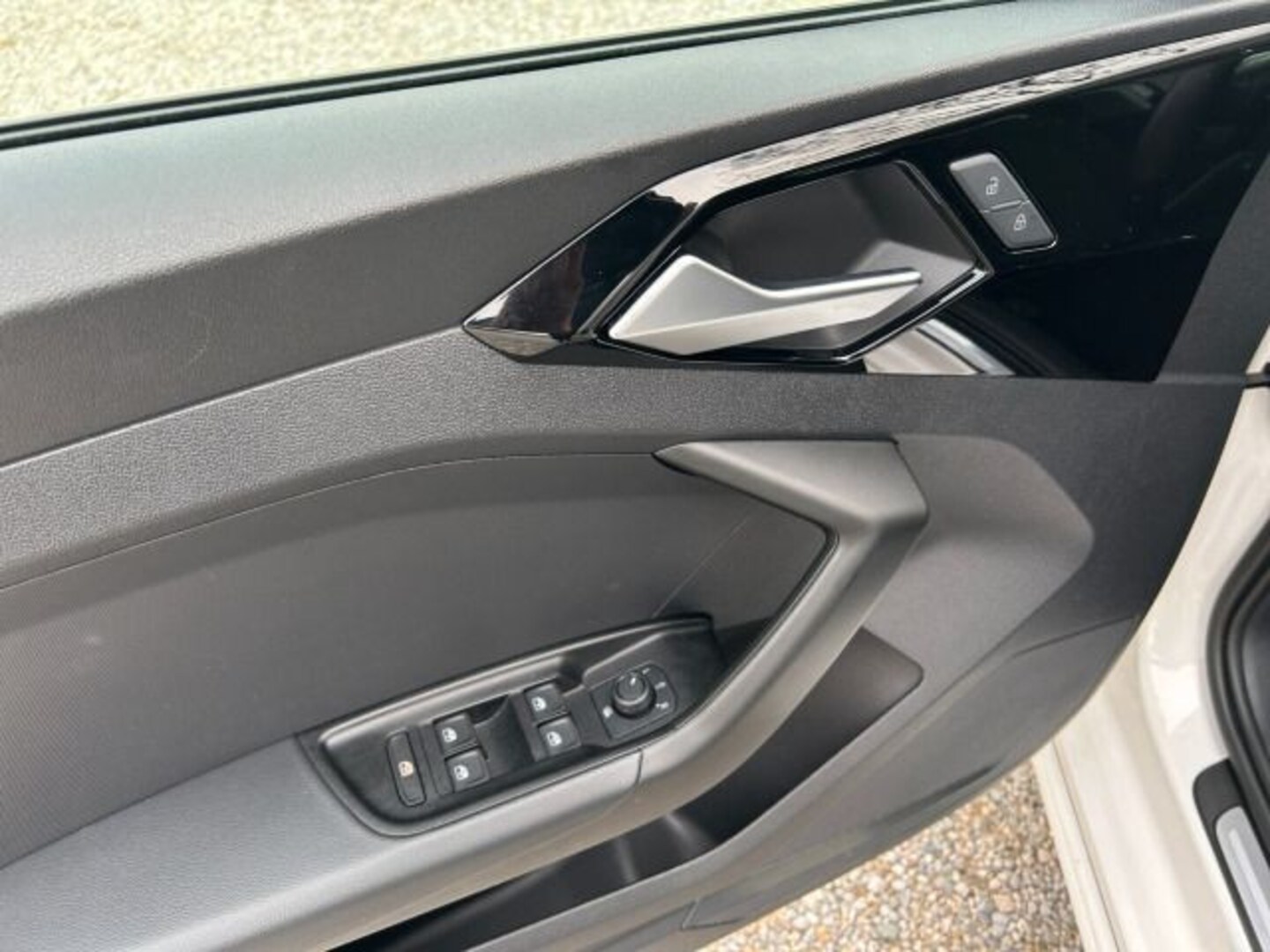 Bild über Audi A1 Sportback S line 30 TFSI S tronic - für weitere Informationen kontaktieren Sie den Audi Partner