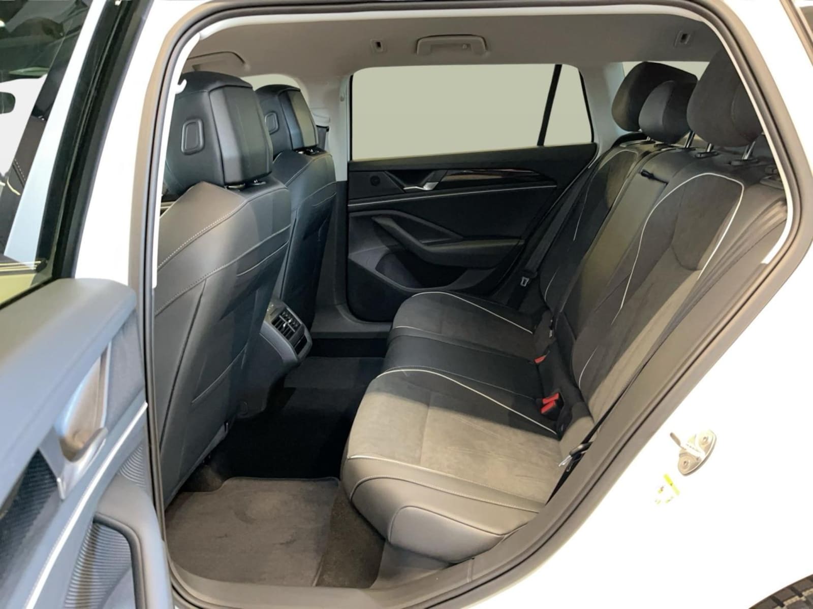 Volkswagen Passat – Bild 11