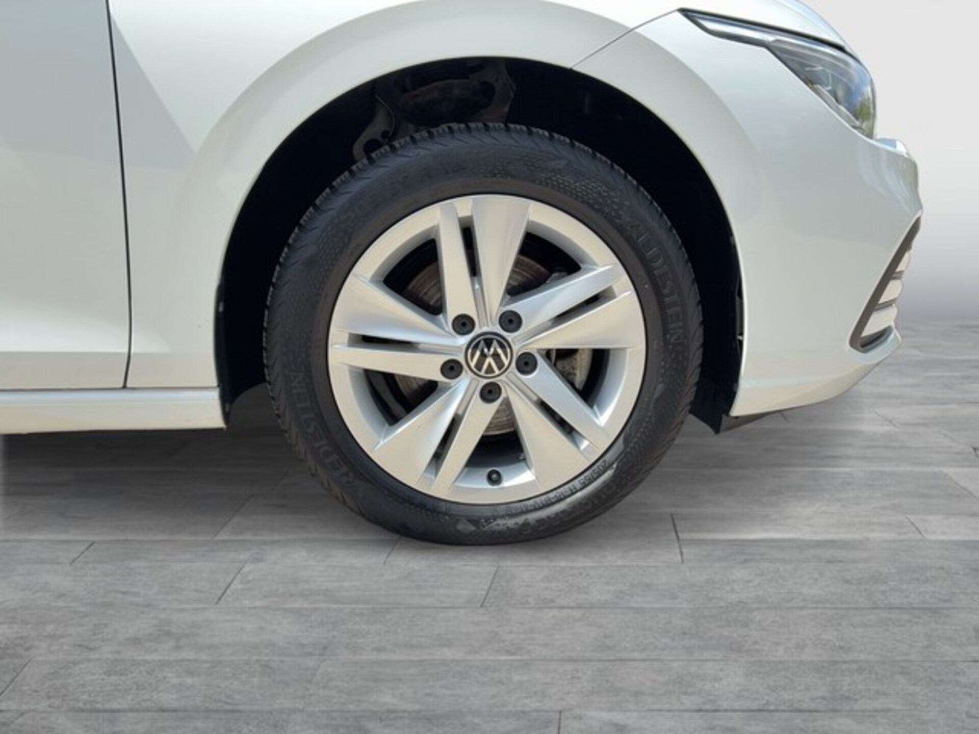 Volkswagen Golf Life
