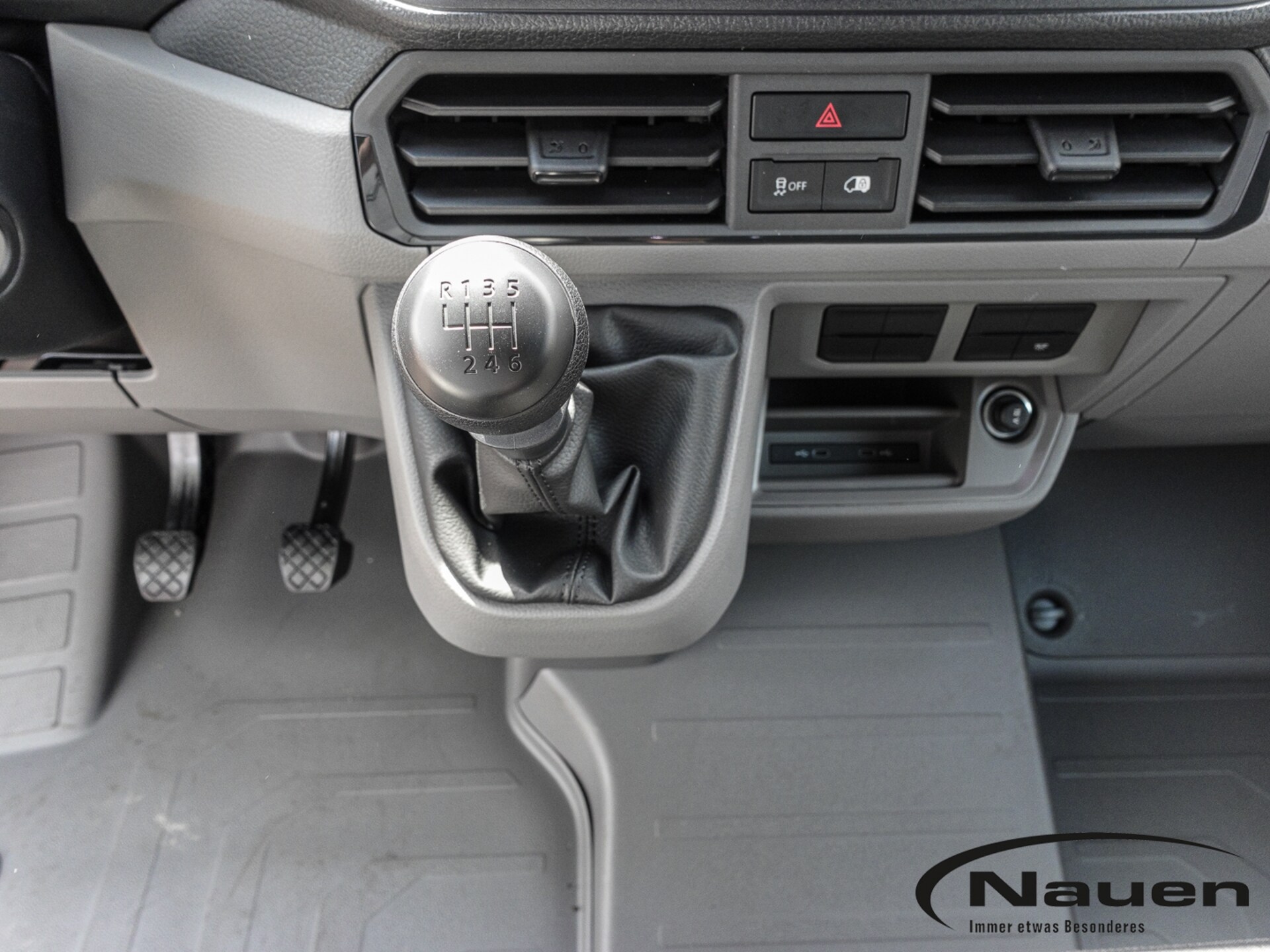 Volkswagen Crafter Kasten langer Radstand