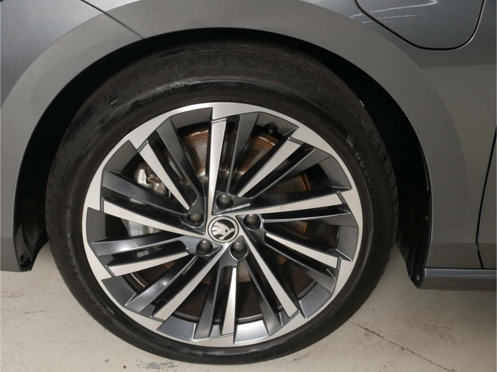 Škoda Superb Combi – Bild 9