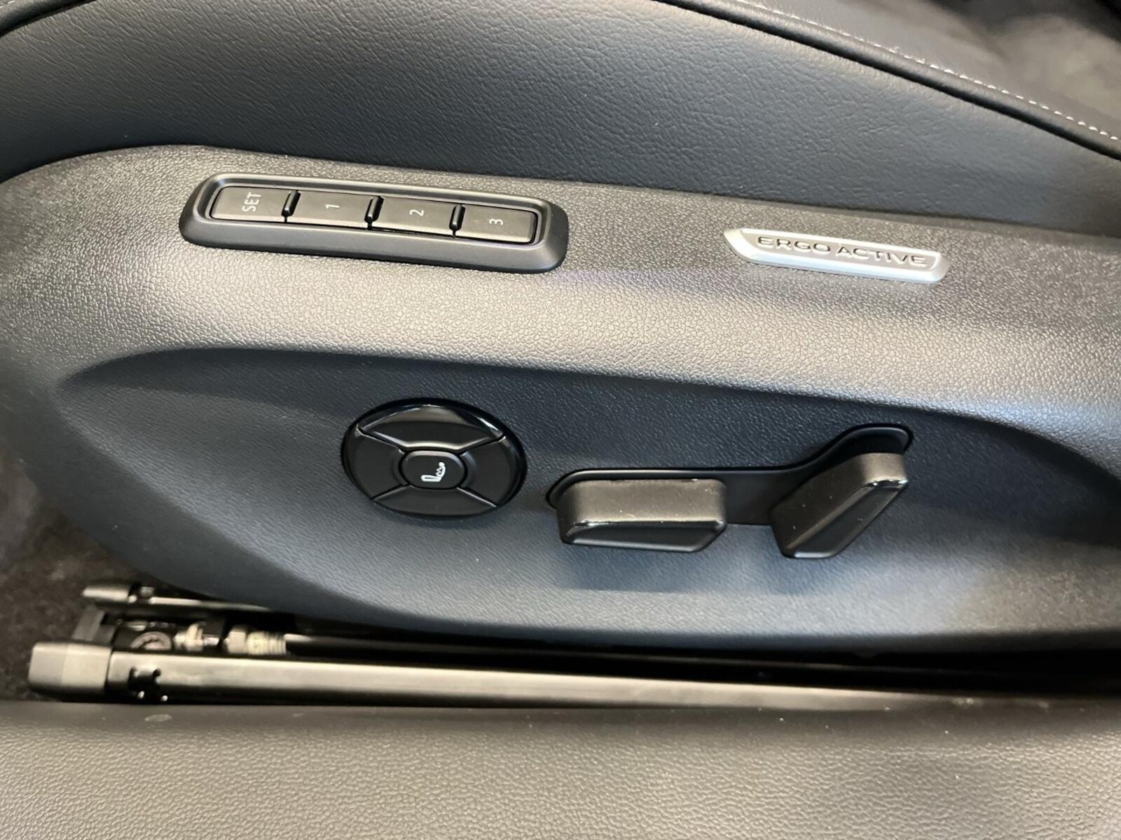 Volkswagen Passat – Bild 14
