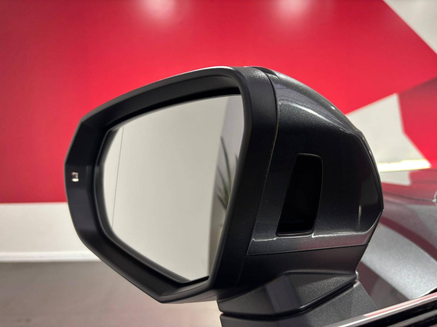 Image about Audi Q3 Sportback TFSI e S line 45 TFSI e 180 kW (245 ch) S tronic