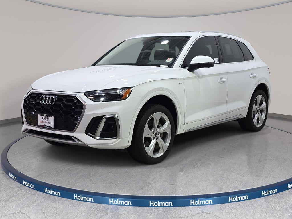 2023 Audi Q5 45 Premium Plus's photo