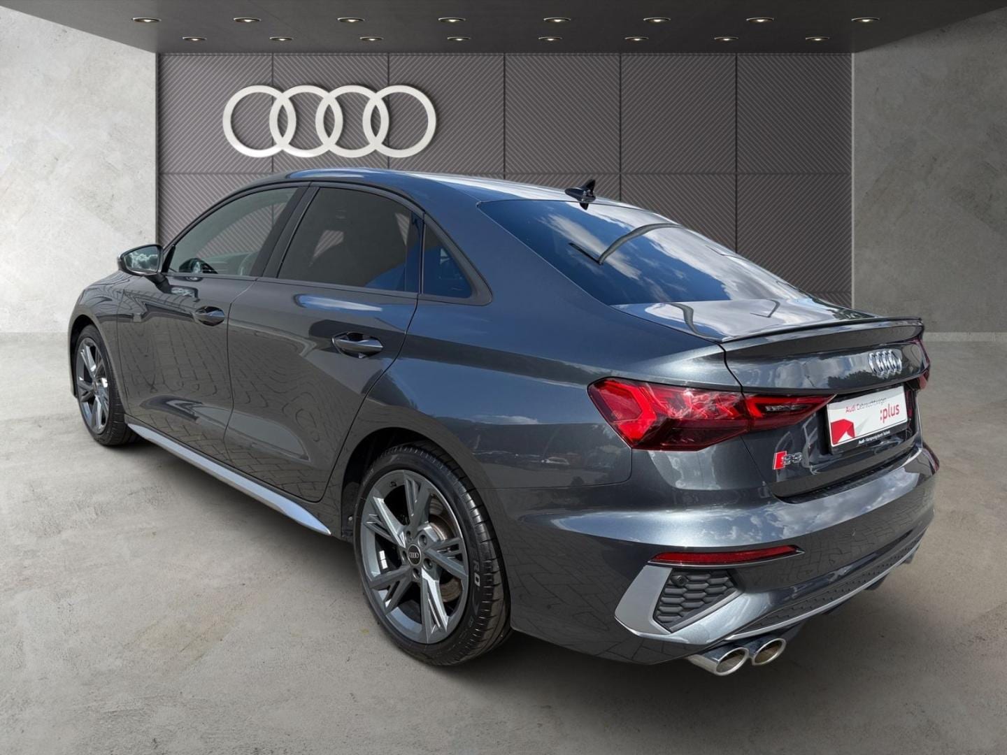 Bild über Audi S3 Limousine TFSI quattro S tronic - für weitere Informationen kontaktieren Sie den Audi Partner