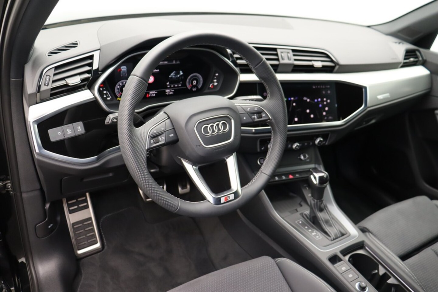 Bild über Audi Q3 advanced 35 TFSI S tronic - für weitere Informationen kontaktieren Sie den Audi Partner
