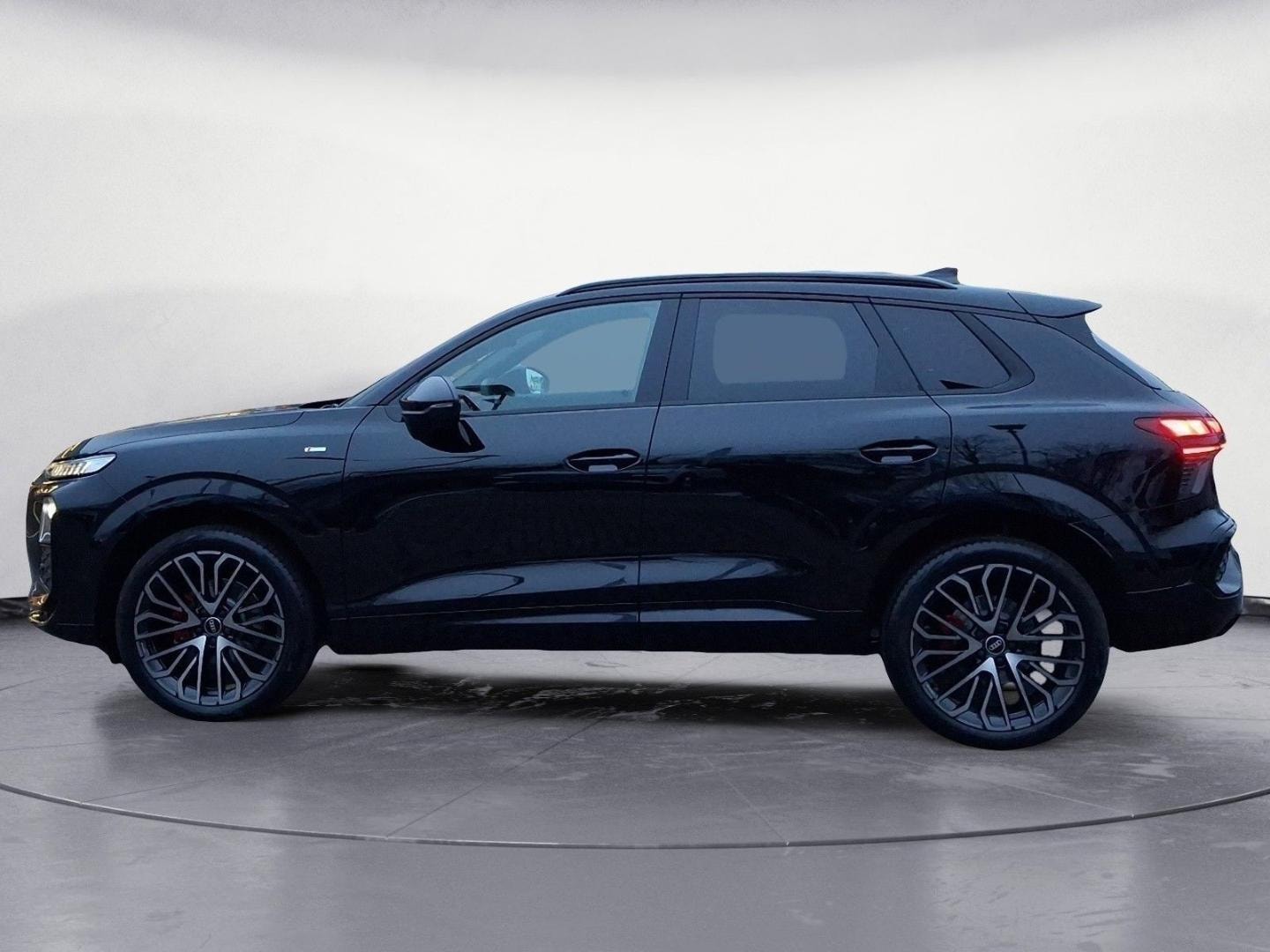 Bild über Audi Q3 SUV TFSI 110 kW S tronic - für weitere Informationen kontaktieren Sie den Audi Partner