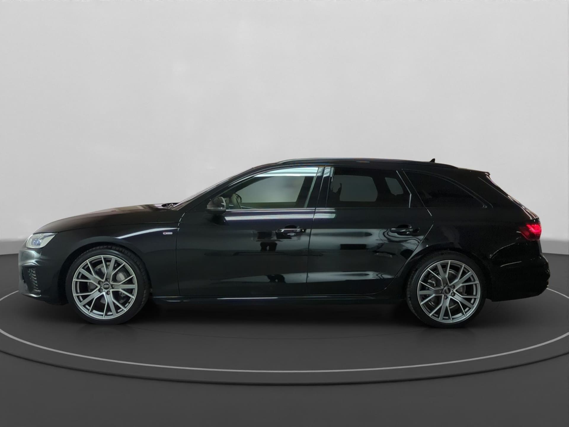 Audi A4 Avant S line
