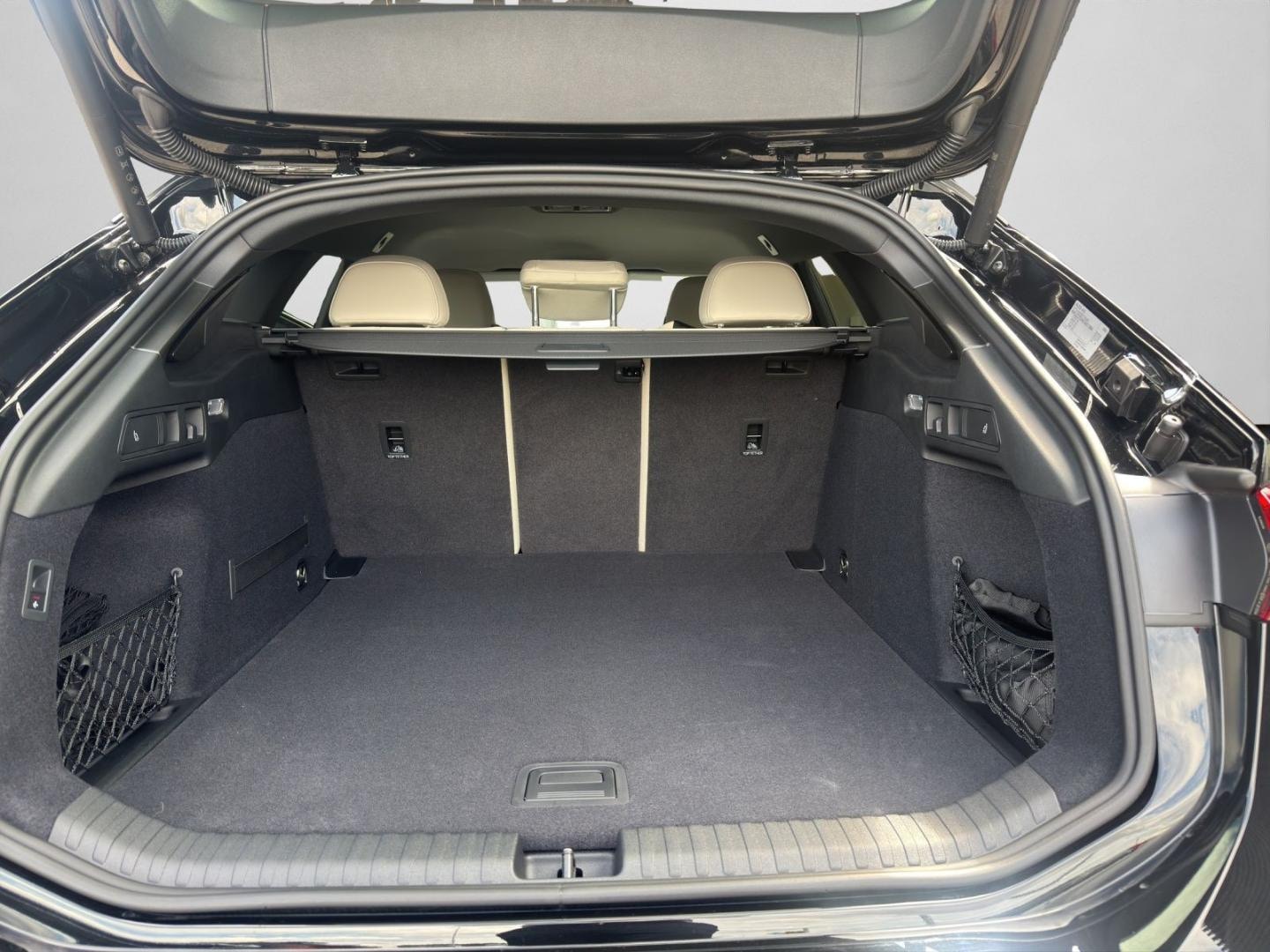 Bild über Audi A6 Avant e-tron S line business e-tron performance 270 kW - für weitere Informationen kontaktieren Sie den Audi Partner