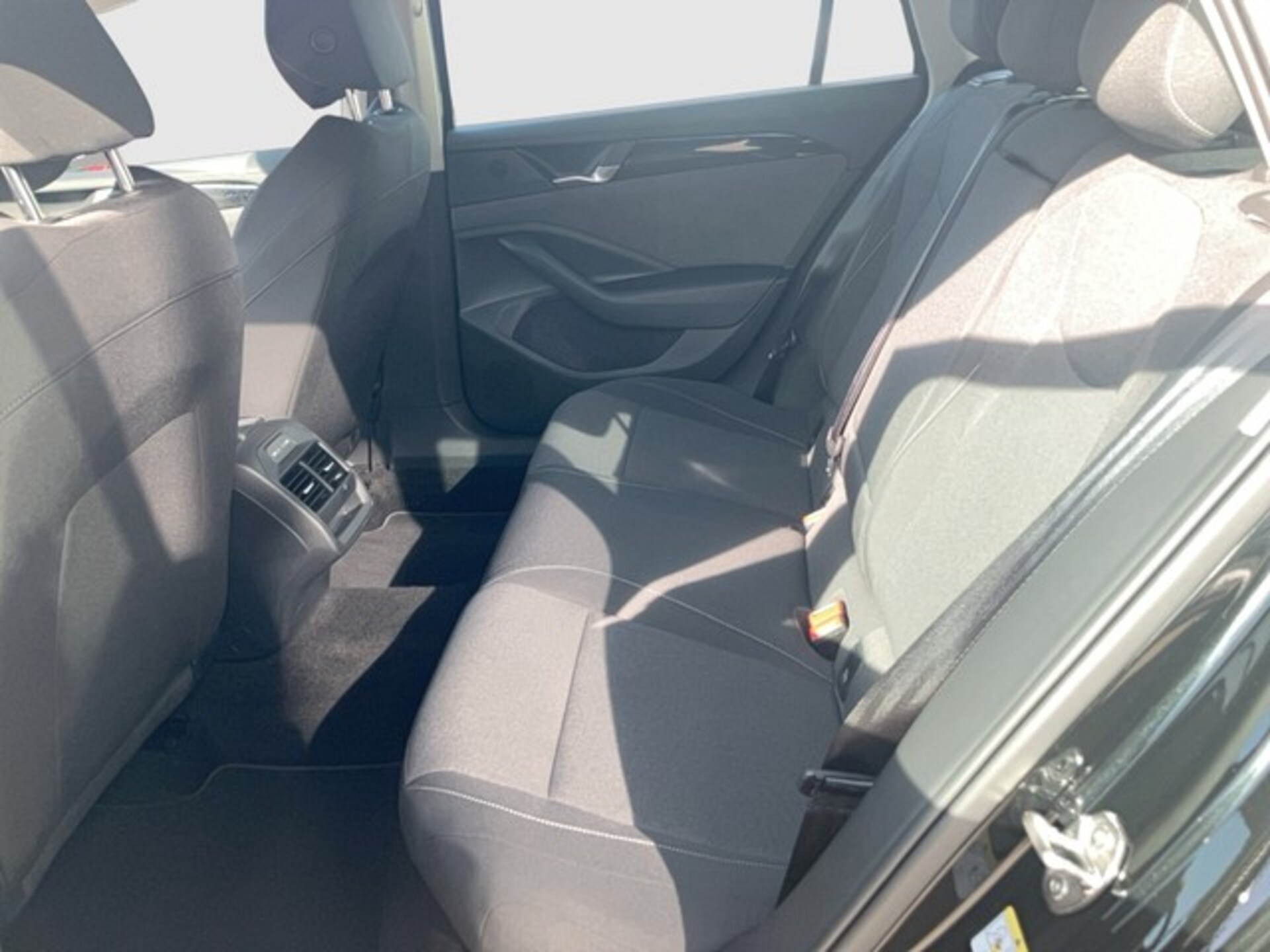 Volkswagen Passat Basis-Modell