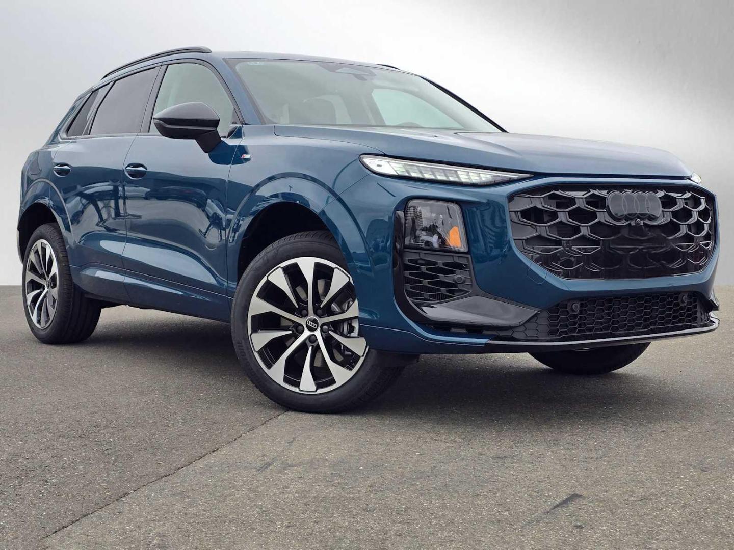 2026 Audi Q3 S line quattro's photo