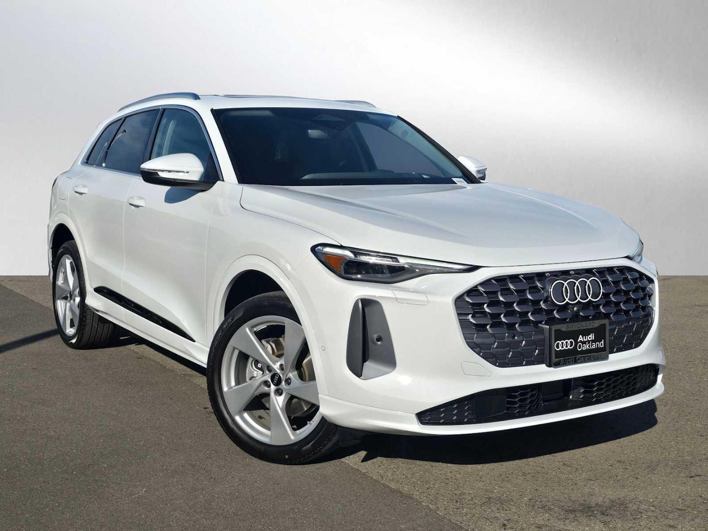 2025 Audi Q5 40 Premium Plus's photo