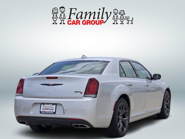 2023 Chrysler 300