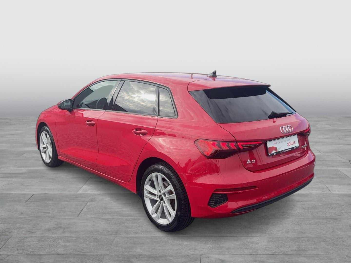 Bild über Audi A3 Sportback 35 TFSI S tronic - für weitere Informationen kontaktieren Sie den Audi Partner