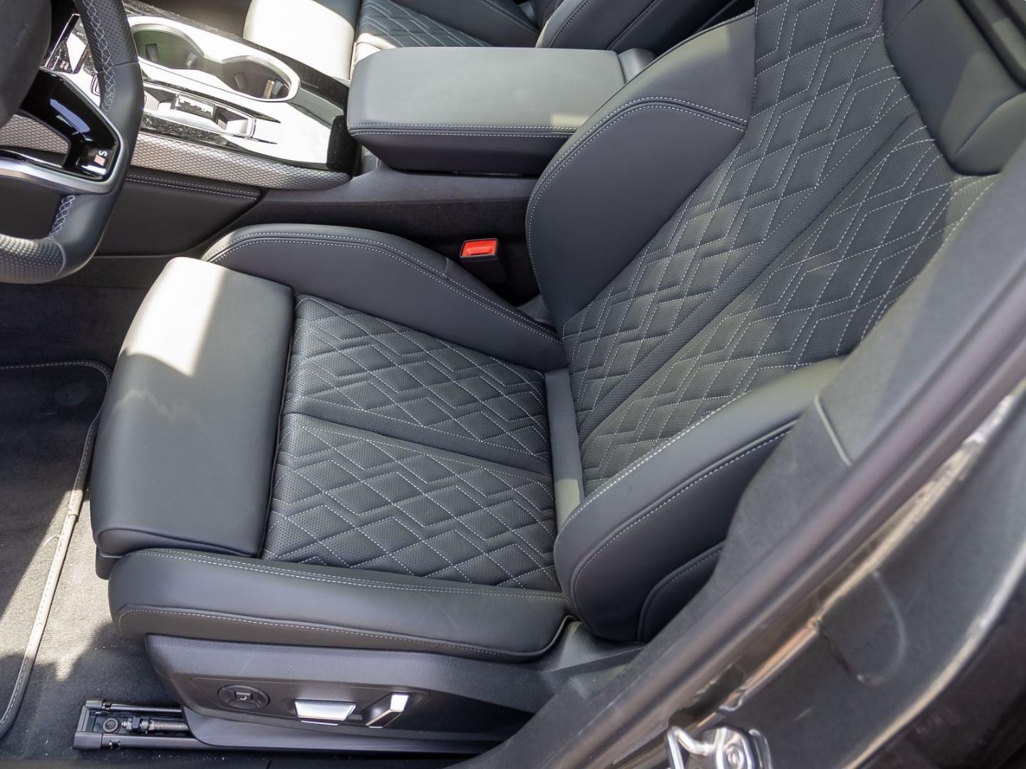 Bild über Audi A6 Avant edition one TDI quattro 220 kW S tronic - für weitere Informationen kontaktieren Sie den Audi Partner
