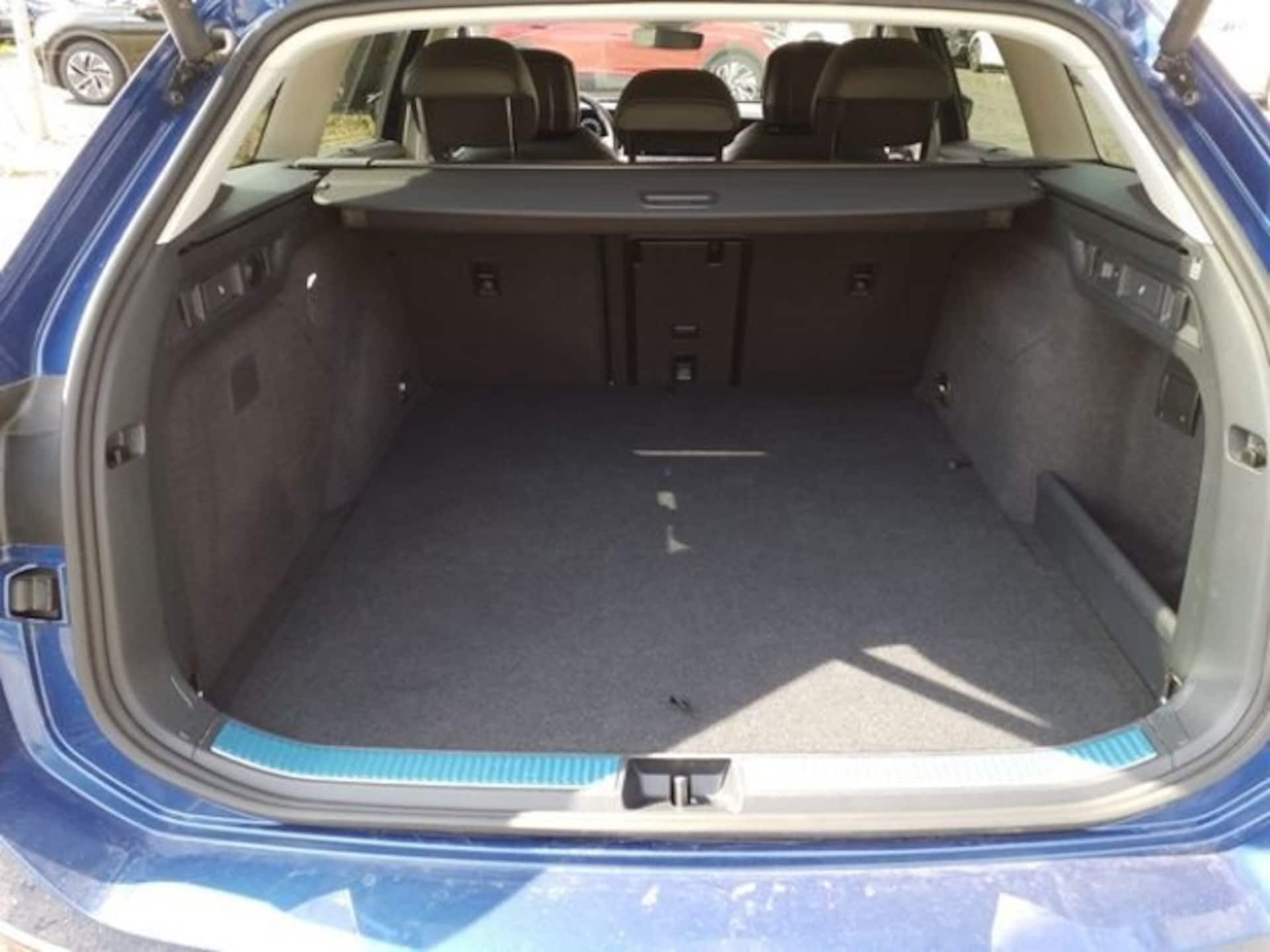 Volkswagen Passat Elegance