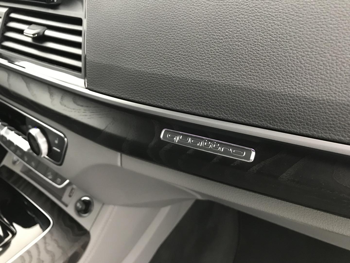 Image about Audi Q5 TFSI e Avus 50 TFSI e quattro 220 kW (299 ch) S tronic