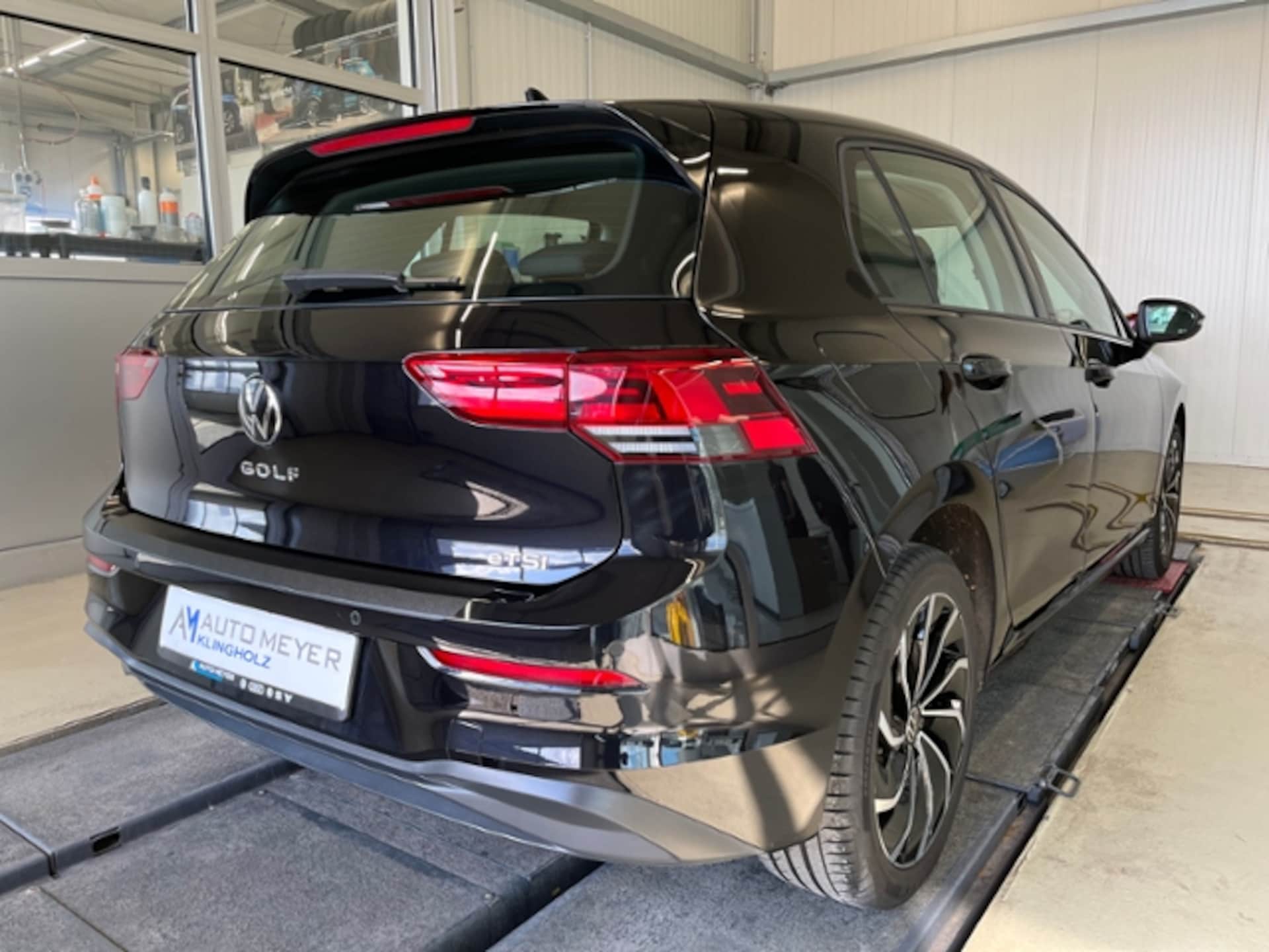 Volkswagen Golf Life