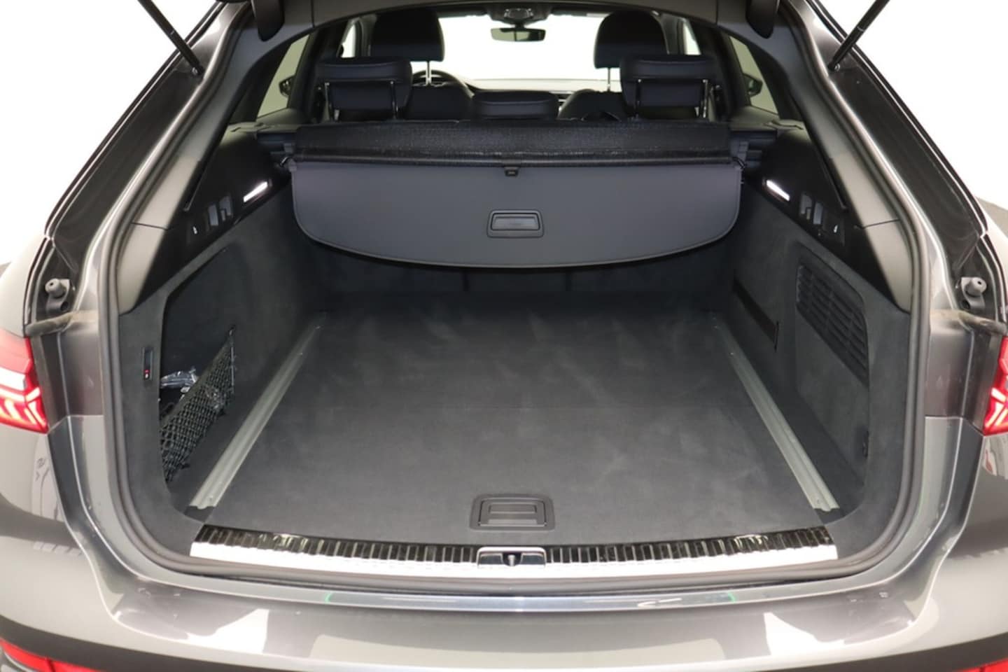 Bild über Audi A6 Avant S line 45 TFSI S tronic - für weitere Informationen kontaktieren Sie den Audi Partner
