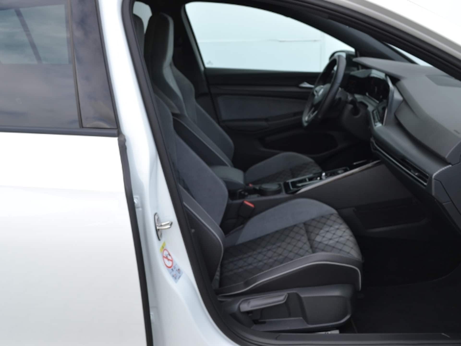 Volkswagen Golf Variant R-Line
