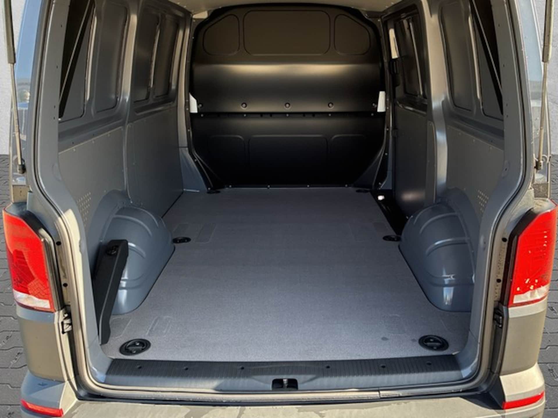 Volkswagen T6.1 Transporter Kasten kurzer Radstand