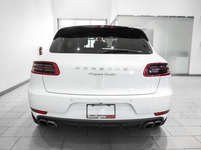 2016 Porsche Macan