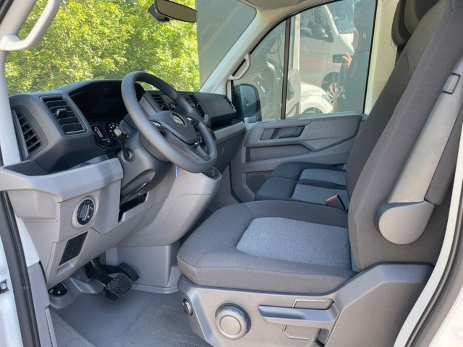 Volkswagen Crafter Kasten mittlerer Radstand – Bild 5