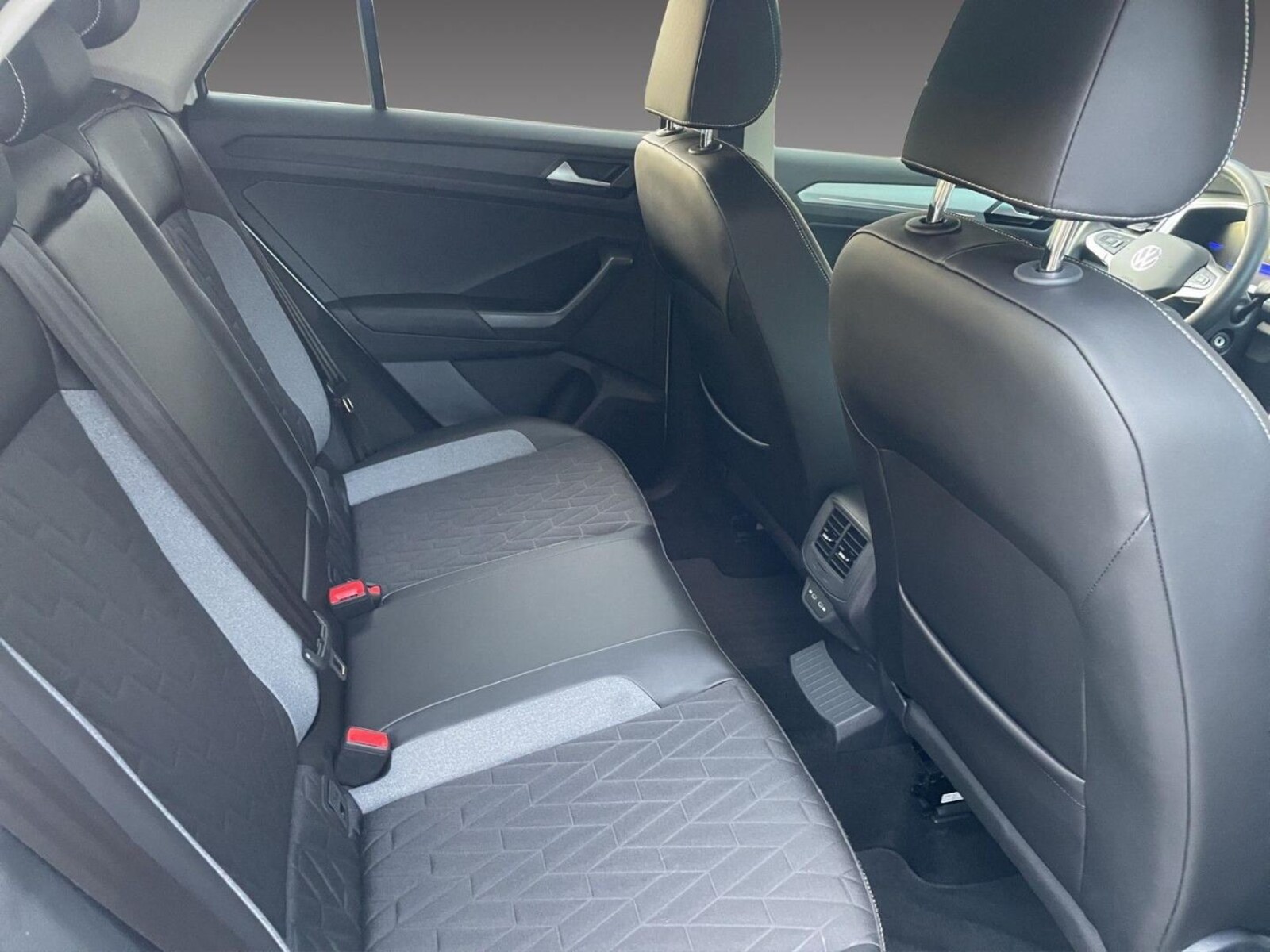 Volkswagen T-Roc – Bild 11