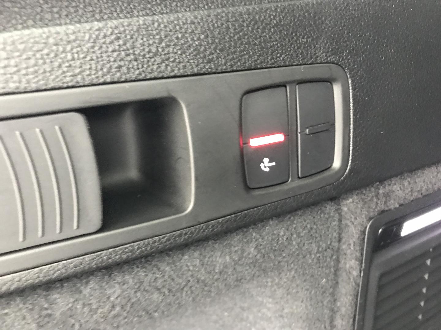 Image about Audi Q5 TFSI e Avus 50 TFSI e quattro 220 kW (299 ch) S tronic