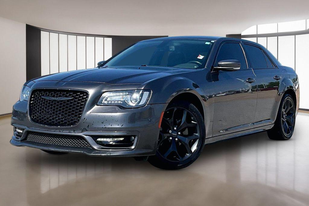2021 Chrysler 300 Touring L's photo