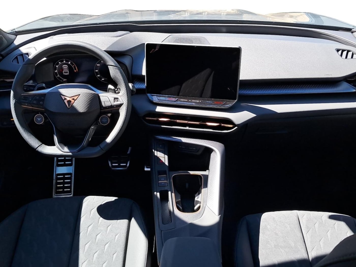 CUPRA Terramar 1.5 eTSI Beyond DSG 110 kW (150 CV) — photo 4