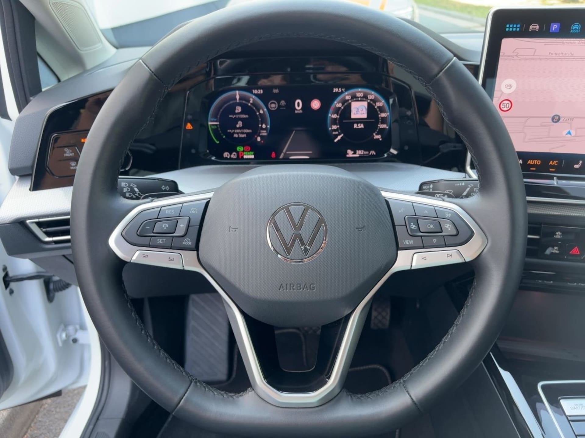 Volkswagen Golf Style