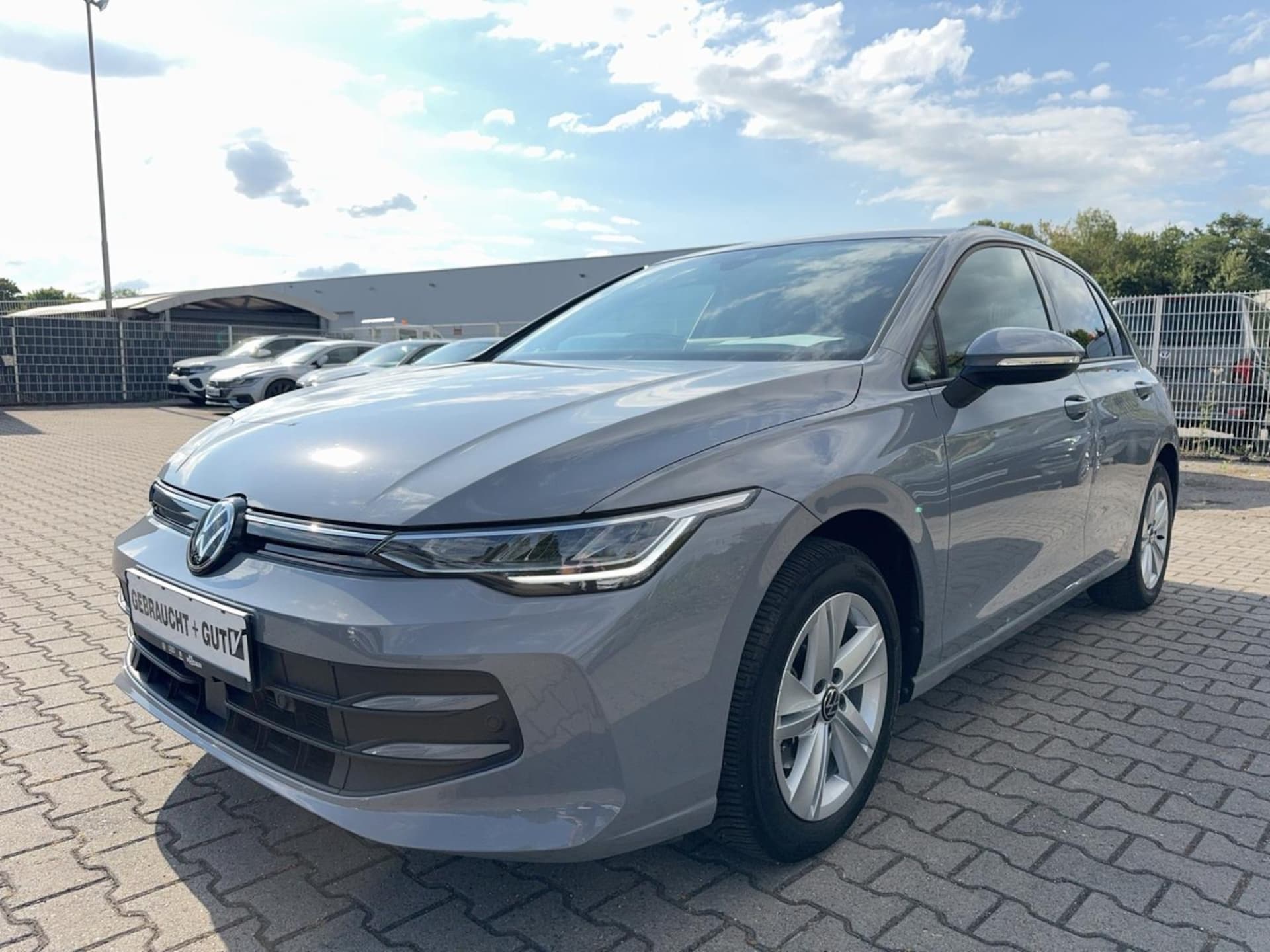 Volkswagen Golf Life
