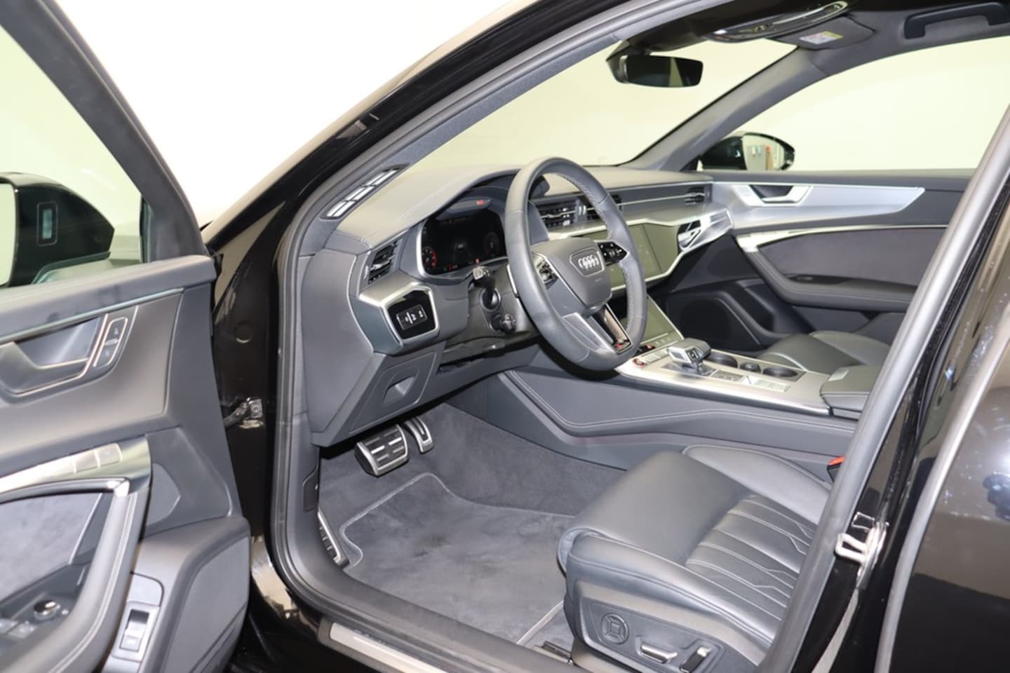 Bild über Audi S6 Avant TDI quattro tiptronic - für weitere Informationen kontaktieren Sie den Audi Partner